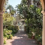 Victoria Court Two Bedroom Oasis In Trendy Long St