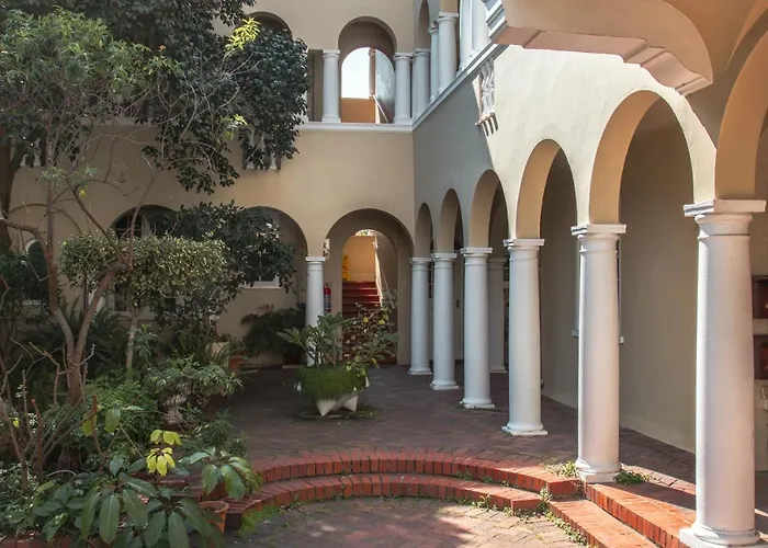 Victoria Court Two Bedroom Oasis In Trendy Long St