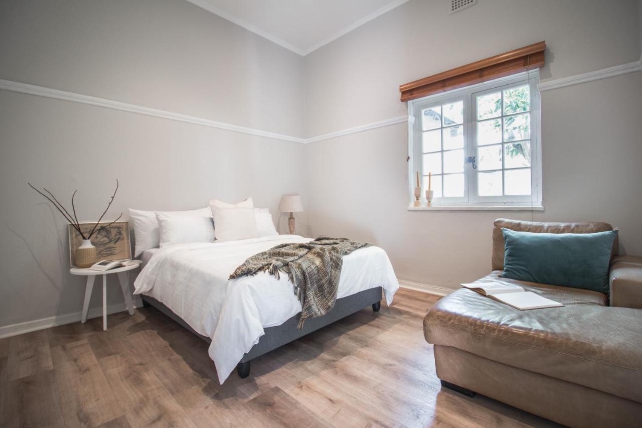 Victoria Court Two Bedroom Oasis In Trendy Long St Apartment *