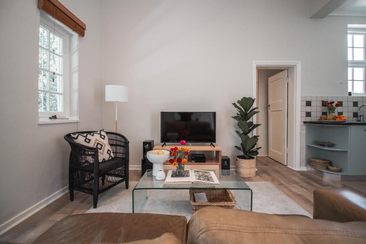 Apartment Victoria Court Two Bedroom Oasis In Trendy Long St
