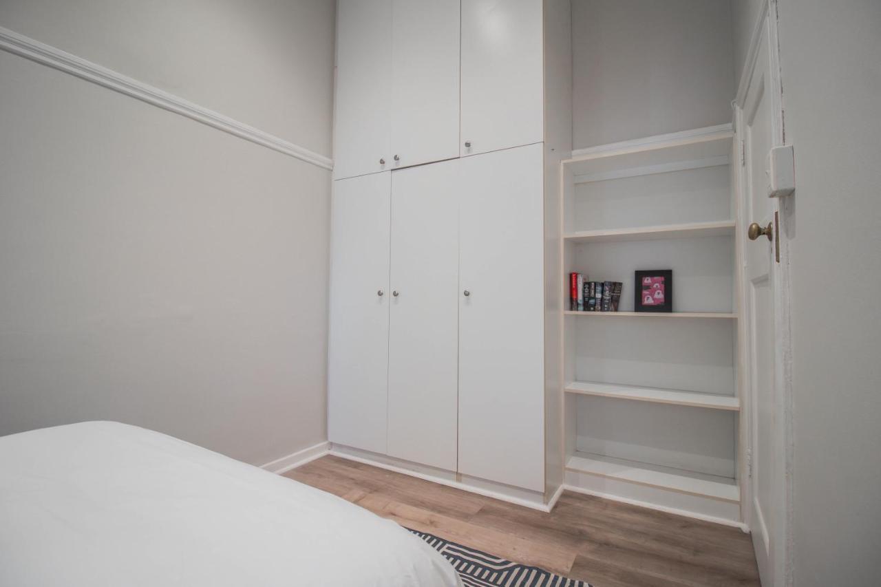 Victoria Court Two Bedroom Oasis In Trendy Long St * Cape Town